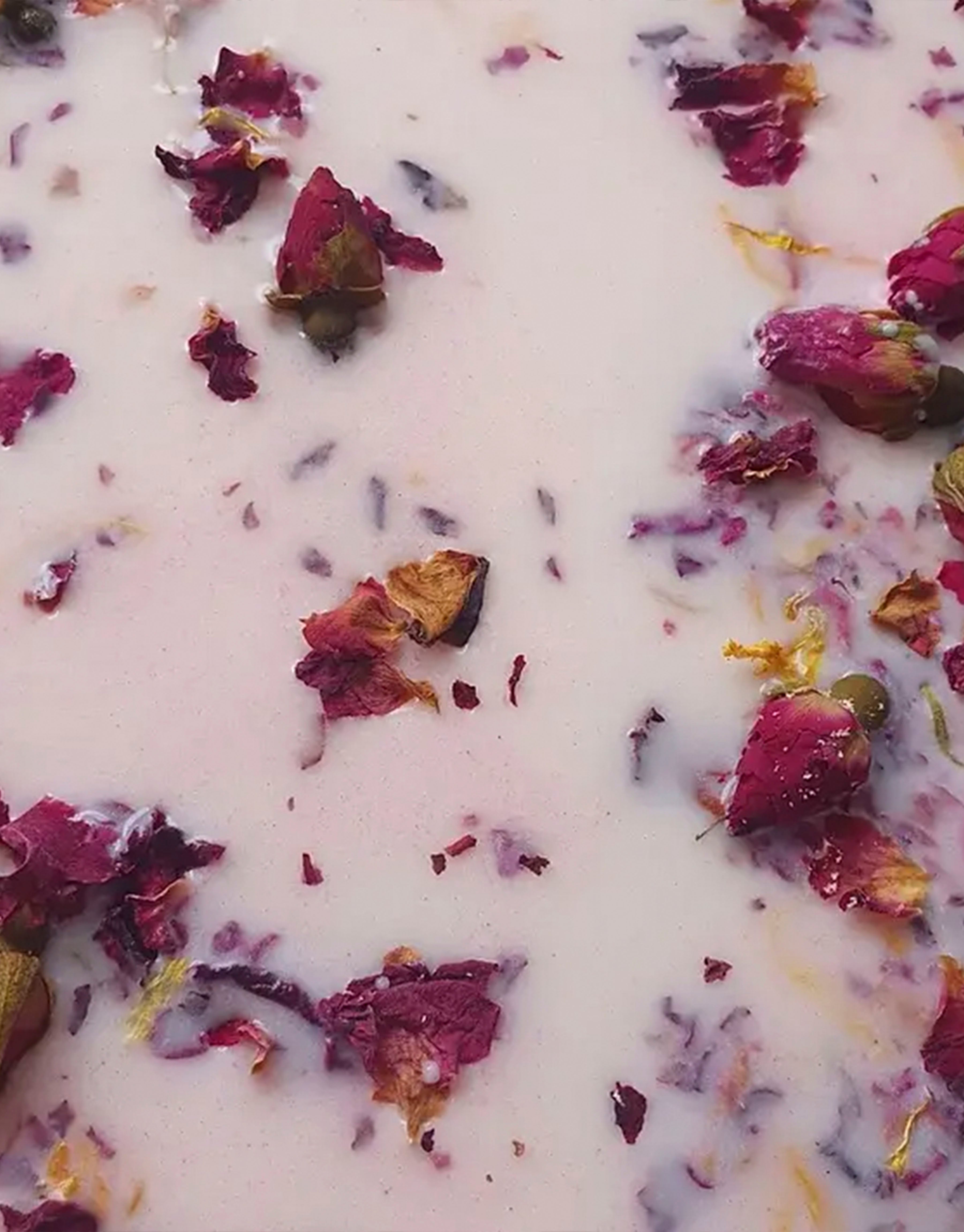 23Dreams Rose Petal Milk Bath Soak