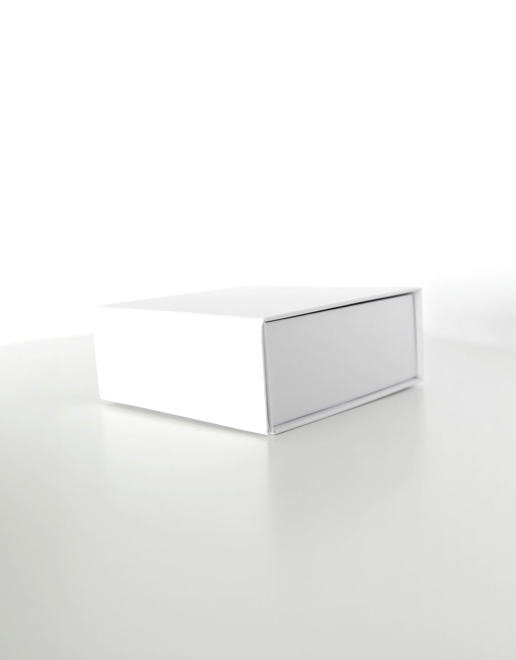 23Dreams Petite Gift Box - Elegant and Chic Matt White Magnetic Closure Box 