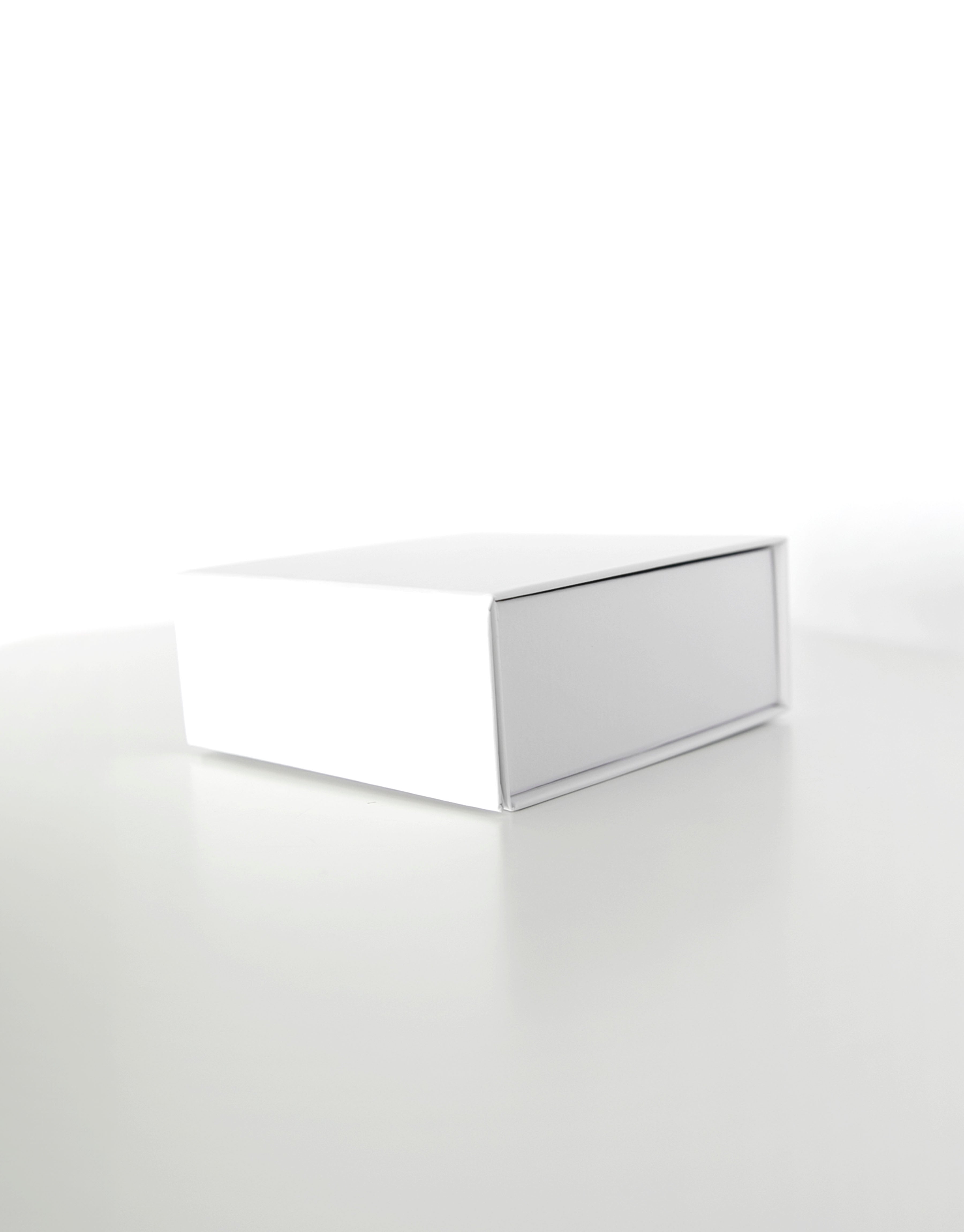 23Dreams Petite Gift Box - Elegant and Chic Matt White Magnetic Closure Box 