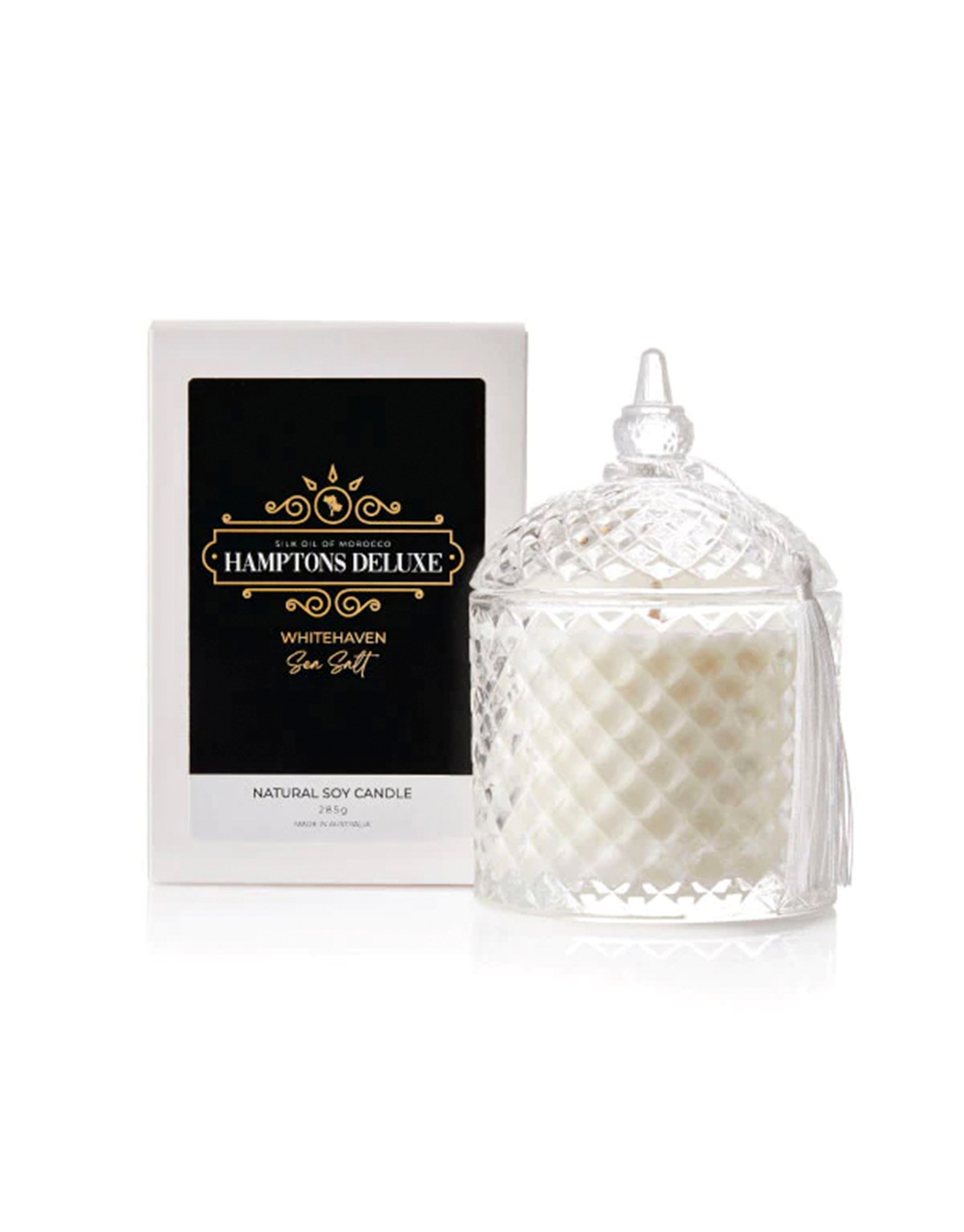 23Dreams Hamptons Deluxe Candle - Whitehaven - Sea Salt: Infuse your space with serenity and elegance with the captivating scent of our Hamptons deluxe candle in "Whitehaven," an ode to the sea salt breeze.
