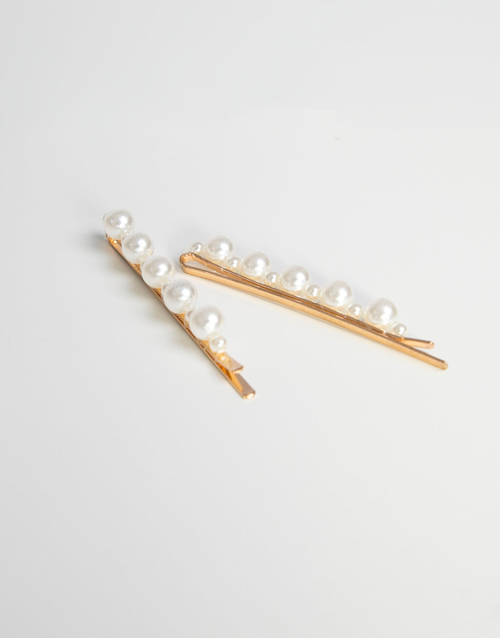 23Dreams Gold Pearl Hair Clip Set of 2 - Timeless Elegance with Alternating Pearls - side by side